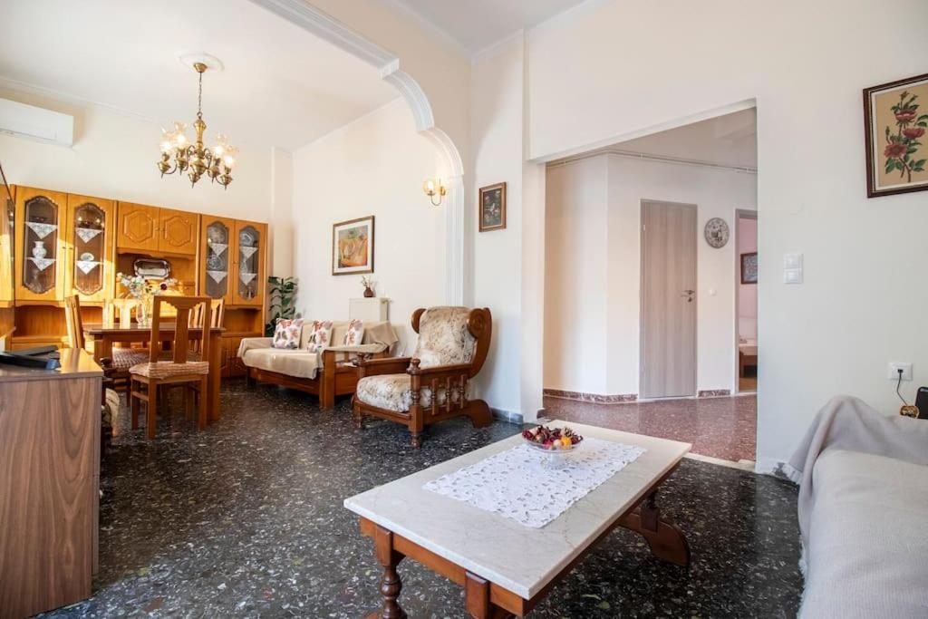 Vintage Charm Apt Near Centre Heraklion  Luaran gambar