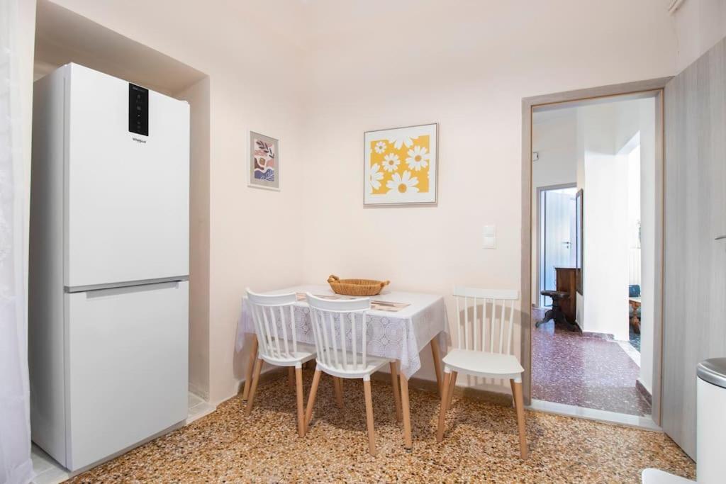 Vintage Charm Apt Near Centre Heraklion  Luaran gambar